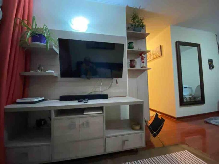Comodo Departamento En El Centro De Stgo Appartamento Santiago del Cile Esterno foto