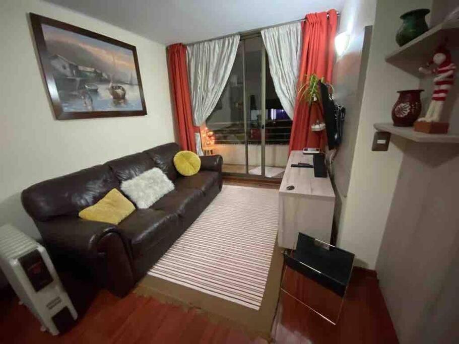 Comodo Departamento En El Centro De Stgo Appartamento Santiago del Cile Esterno foto